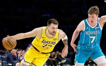 欧冠决赛投注-惨败黄蜂18分，湖人5战4负排西部第5，东契奇空砍39分，老詹29+9