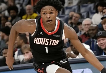 欧冠决赛-火箭4小将弊端尽显！小贾阿门无球商，申京被压制，谢泼德无未来