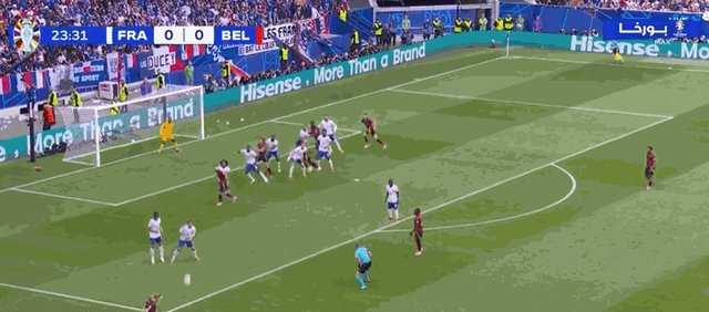 1719851210317042974.gif 德布劳内任意球.gif